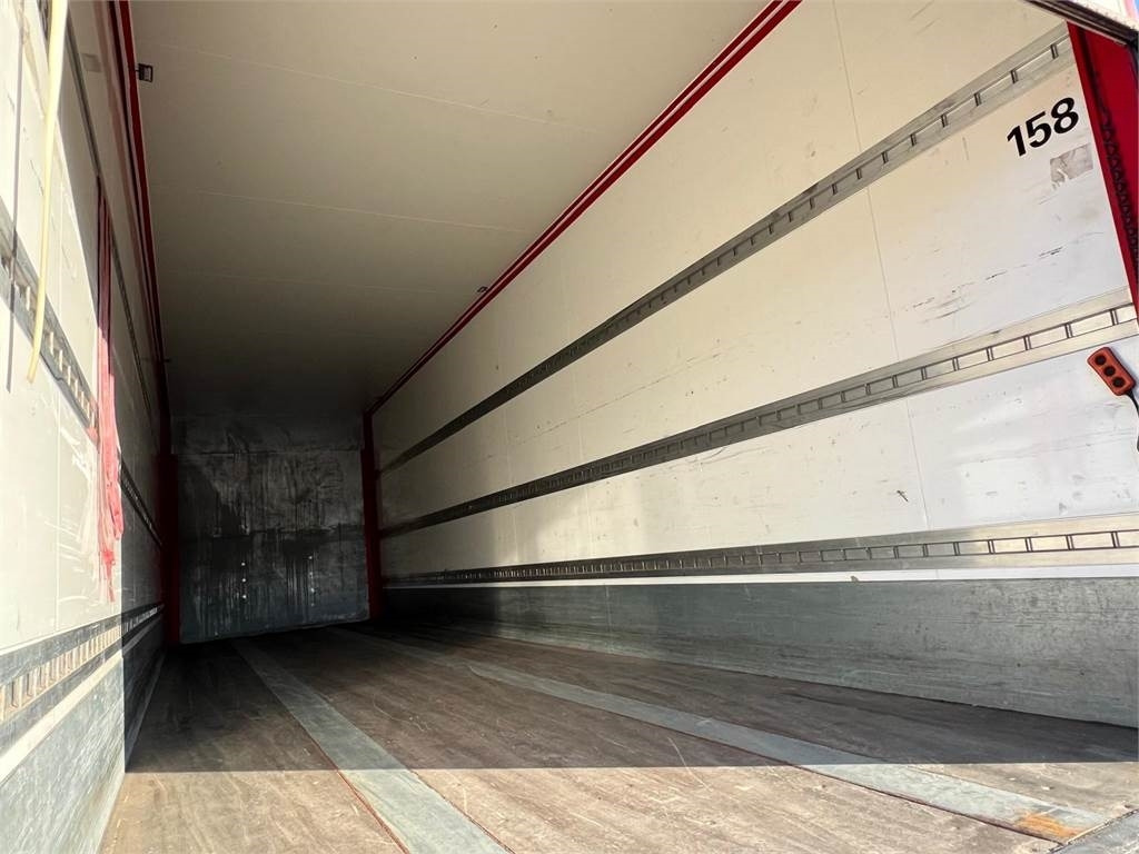Kel-Berg 13,6 mtr. - 94m3 - 2500 kg lift - Closed box semi-trailer: picture 3 Kel-Berg 13,6 mtr. - 94m3 - 2500 kg lift - Closed box semi-trailer: picture 3