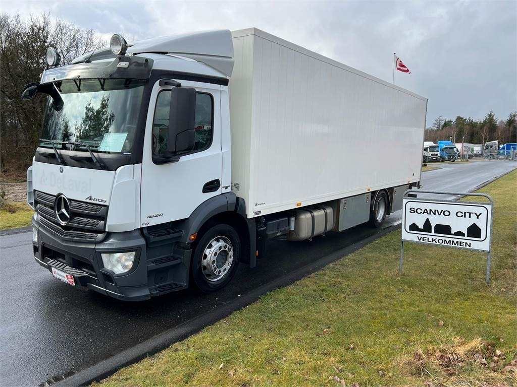Mercedes-Benz Antos 1824 LnR - Box truck: picture 1 Mercedes-Benz Antos 1824 LnR - Box truck: picture 1