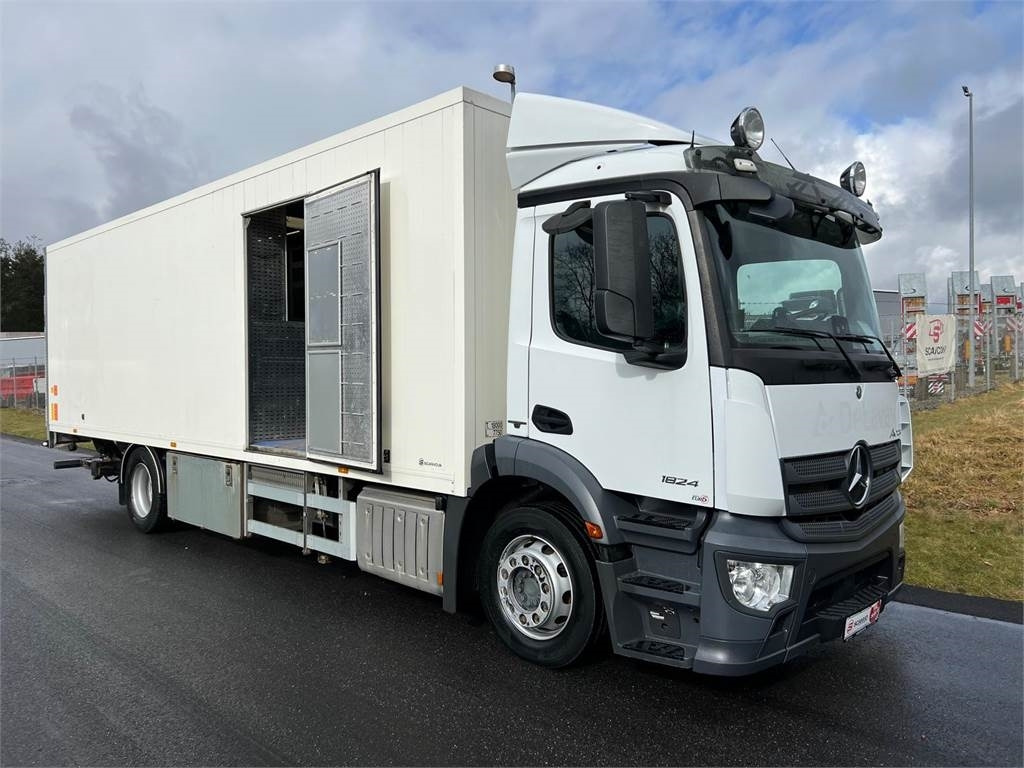 Mercedes-Benz Antos 1824 LnR - Box truck: picture 4 Mercedes-Benz Antos 1824 LnR - Box truck: picture 4