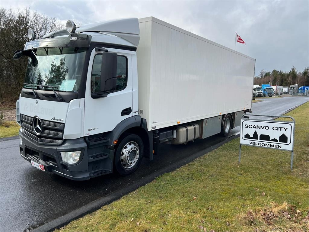 Mercedes-Benz Antos 1824 LnR - Box truck: picture 3 Mercedes-Benz Antos 1824 LnR - Box truck: picture 3