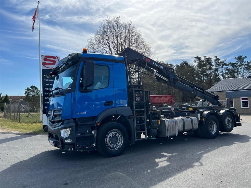 Mercedes-Benz Antos 2546 - Hiab 192 E kran - Skip loader truck: picture 1 Mercedes-Benz Antos 2546 - Hiab 192 E kran - Skip loader truck: picture 1