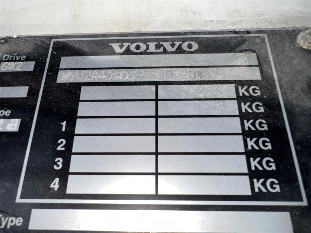 Volvo FH12-420 - Skip loader truck: picture 4 Volvo FH12-420 - Skip loader truck: picture 4