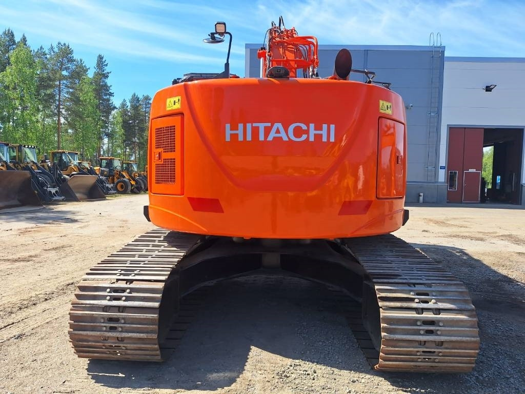 Hitachi MYYTY! SOLD! ZX225USLC-5 PYÖRITTÄJÄ+PIHDIT - Crawler excavator: picture 3 Hitachi MYYTY! SOLD! ZX225USLC-5 PYÖRITTÄJÄ+PIHDIT - Crawler excavator: picture 3