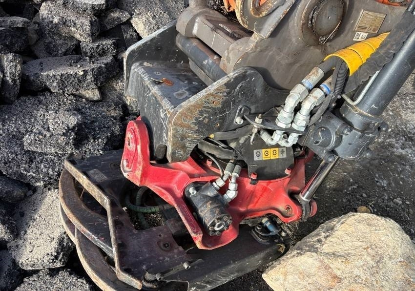 Hitachi ZX170W-6 + Peräkärry 2-akselinen  - Wheel excavator: picture 4 Hitachi ZX170W-6 + Peräkärry 2-akselinen  - Wheel excavator: picture 4