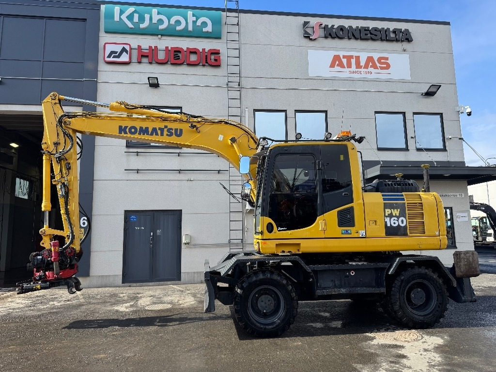Komatsu PW160-8 PYÖRITTÄJÄLLÄ - Wheel excavator: picture 1 Komatsu PW160-8 PYÖRITTÄJÄLLÄ - Wheel excavator: picture 1
