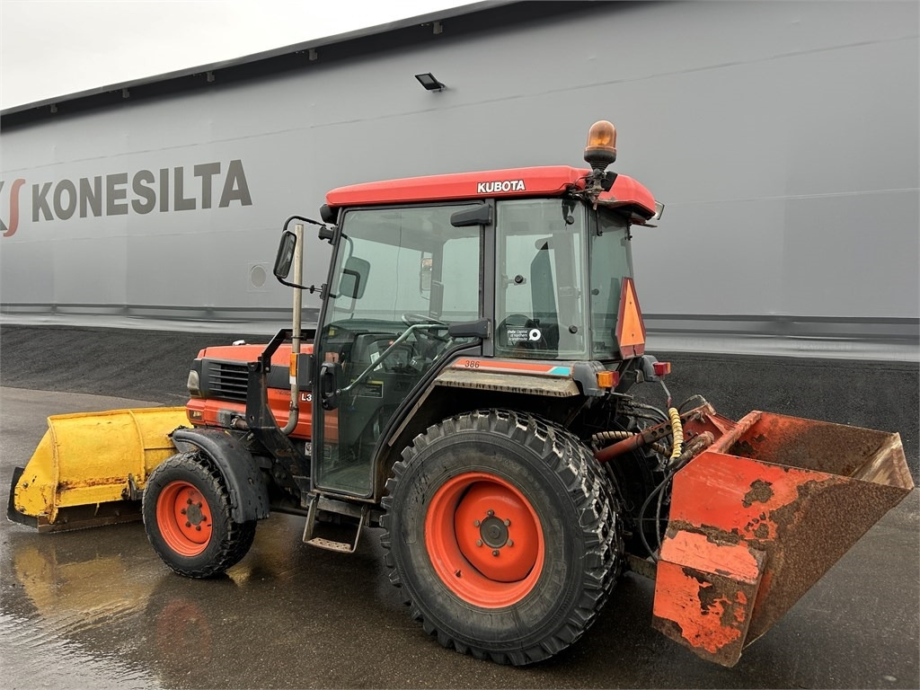 Kubota L 3600 AURA JA HIEKOTIN - Municipal tractor: picture 2 Kubota L 3600 AURA JA HIEKOTIN - Municipal tractor: picture 2