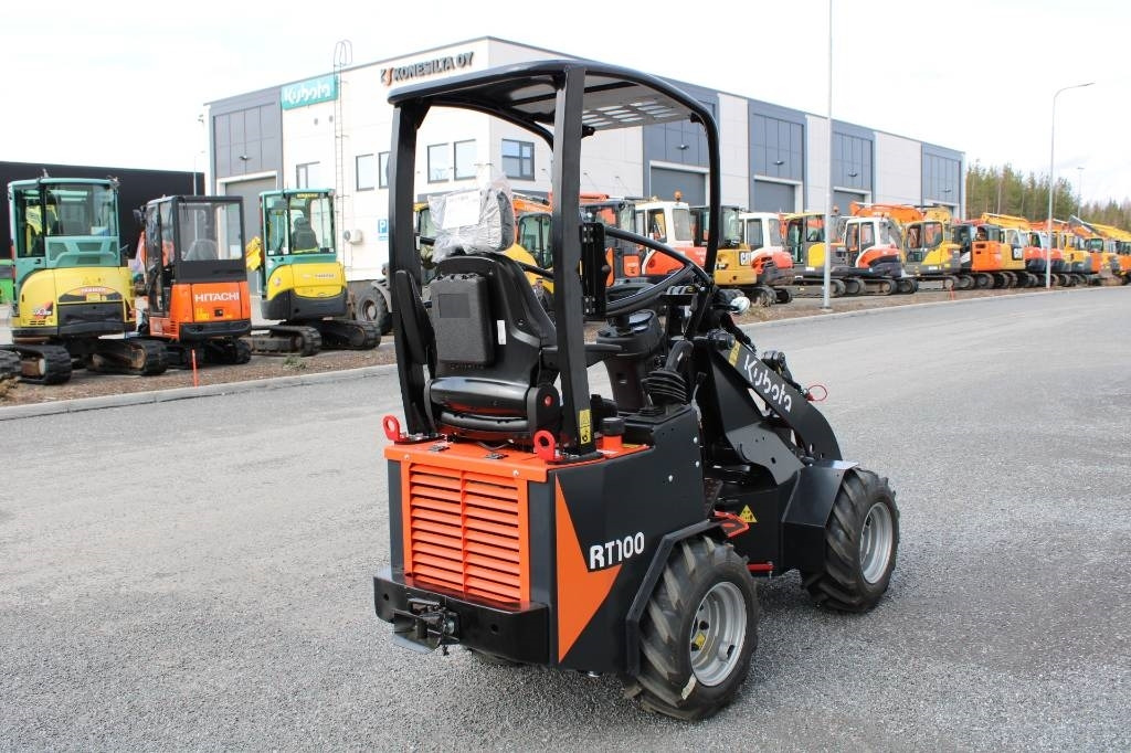Kubota RT100-2 UUSI - Compact loader: picture 4 Kubota RT100-2 UUSI - Compact loader: picture 4