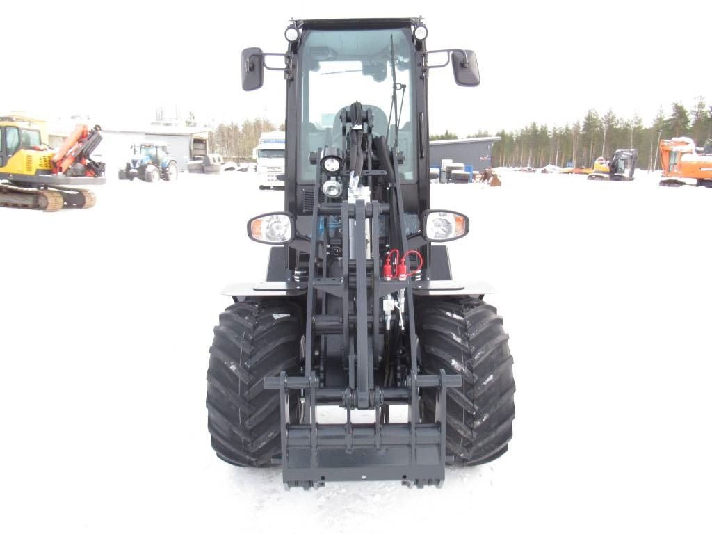 Kubota RT210-2 UUSI, TAKUU - Compact loader: picture 3 Kubota RT210-2 UUSI, TAKUU - Compact loader: picture 3