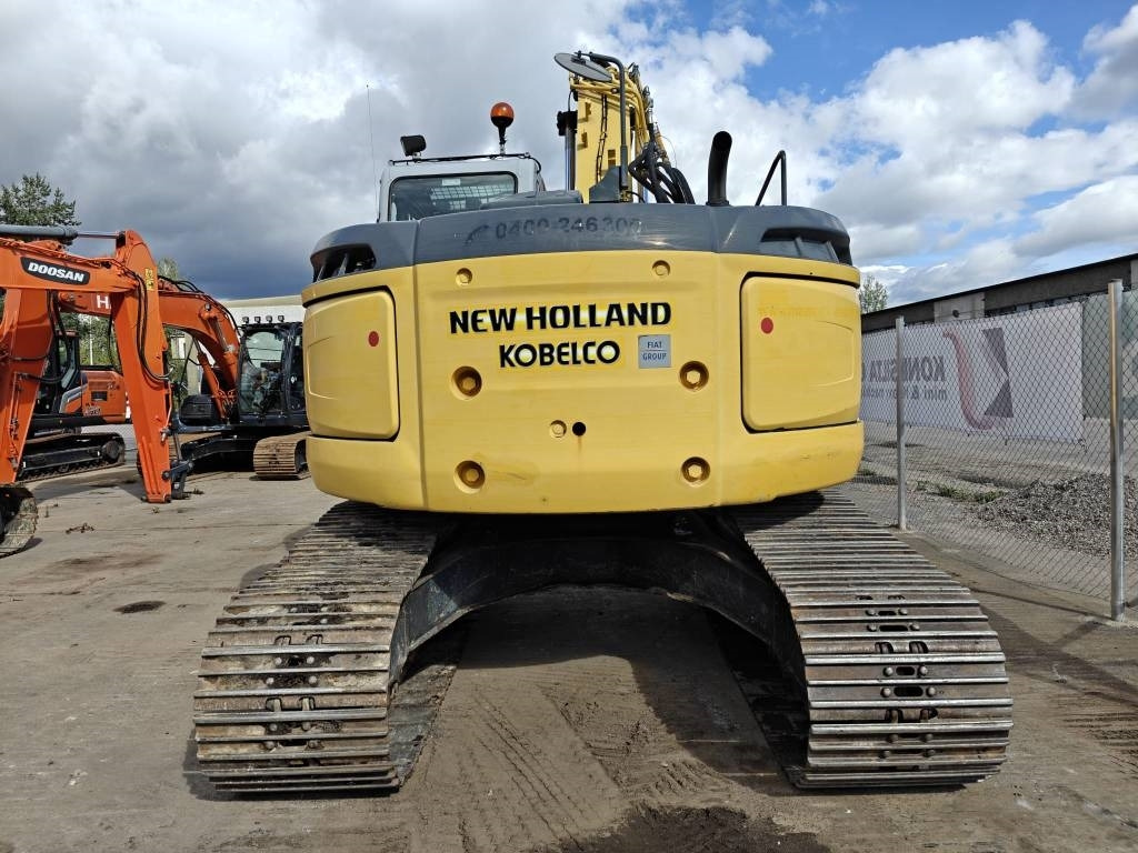 New Holland E225BSR ENGCONILLA  - Crawler excavator: picture 4 New Holland E225BSR ENGCONILLA  - Crawler excavator: picture 4