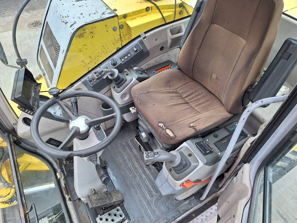 Wheel excavator New Holland MYYTY! SOLD! MH2.6 ENGCON PIHDEILLÄ: picture 11