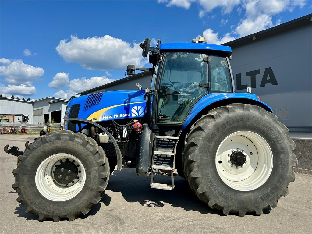 New Holland TG285 - Farm tractor: picture 3 New Holland TG285 - Farm tractor: picture 3