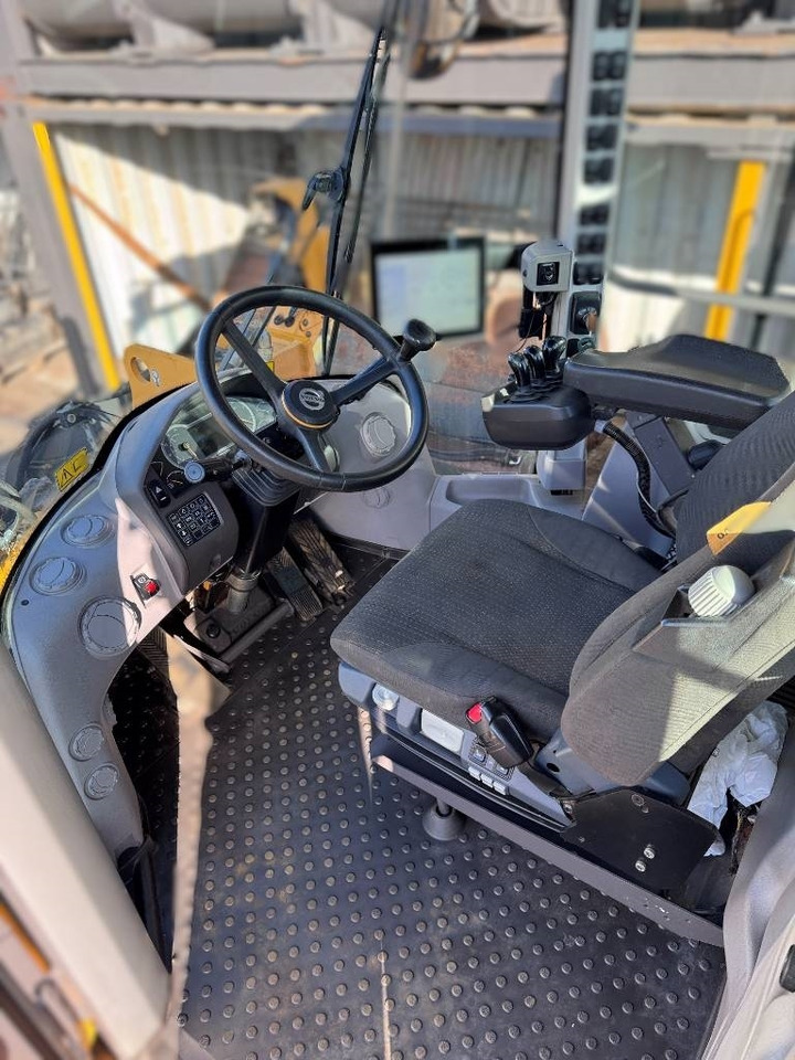 Volvo L110H LONG BOOM  - Wheel loader: picture 3 Volvo L110H LONG BOOM  - Wheel loader: picture 3