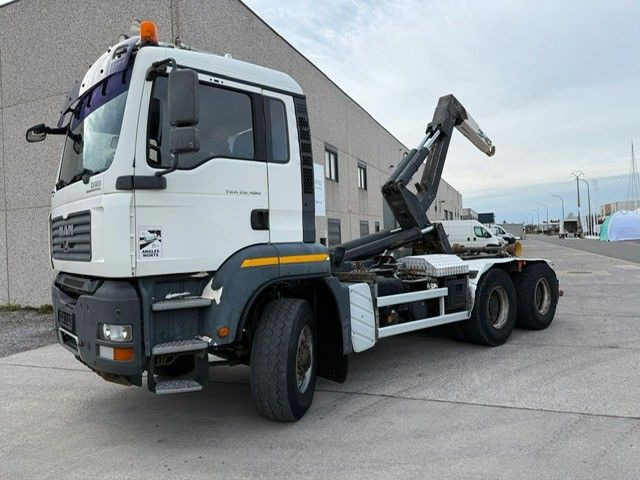 MAN 26-480. 6x6. Klima. - Hook lift truck: picture 1 MAN 26-480. 6x6. Klima. - Hook lift truck: picture 1
