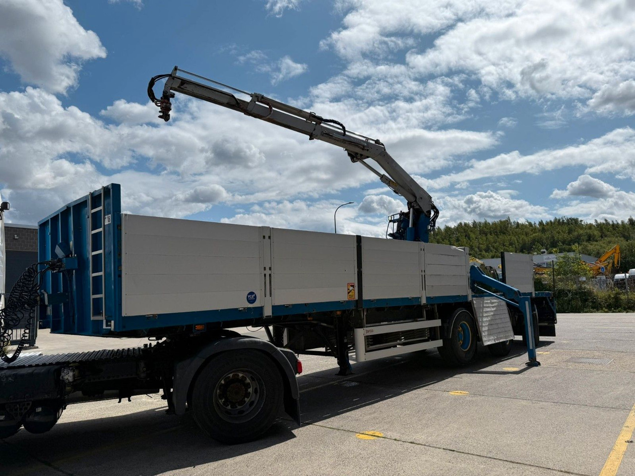 Vogelzang. Kran HIAB R165 roto. TUV 10/2025 - Dropside/ Flatbed semi-trailer: picture 3 Vogelzang. Kran HIAB R165 roto. TUV 10/2025 - Dropside/ Flatbed semi-trailer: picture 3