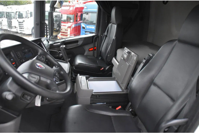 Scania S410 NGS 4x2EB MEGA 95 cm or 103 cm driving height - RETARDER - 670 TKM - FULL AIR - PARK. AIRCO - LEATHER SEATS - 2 x FUEL TANK - Tractor unit: picture 5 Scania S410 NGS 4x2EB MEGA 95 cm or 103 cm driving height - RETARDER - 670 TKM - FULL AIR - PARK. AIRCO - LEATHER SEATS - 2 x FUEL TANK - Tractor unit: picture 5