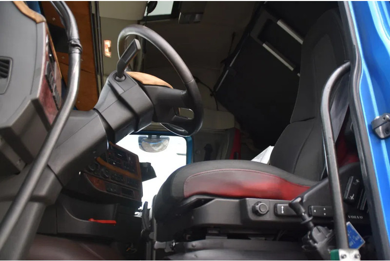 Volvo FH 540 Globe 6x2/4 - 633 TKM - HYDRAULICS - PTO - 2 BEDS - XENON - GOOD CONDITION - - Tractor unit: picture 4 Volvo FH 540 Globe 6x2/4 - 633 TKM - HYDRAULICS - PTO - 2 BEDS - XENON - GOOD CONDITION - - Tractor unit: picture 4