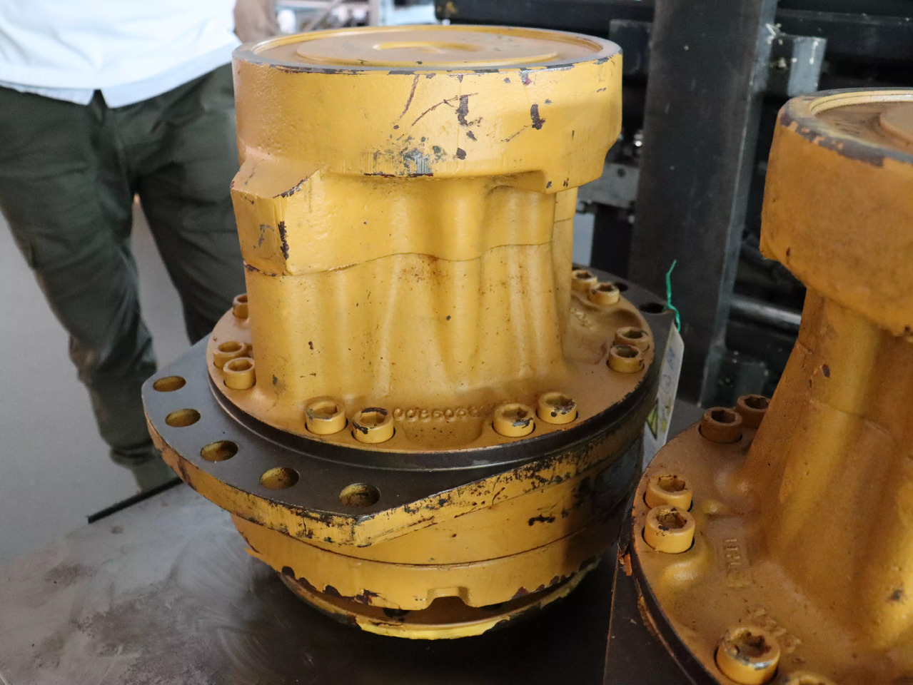 POCLAIN MS18-2-A21-F21-1410-5000 - Hydraulic motor for Construction machinery: picture 1 POCLAIN MS18-2-A21-F21-1410-5000 - Hydraulic motor for Construction machinery: picture 1