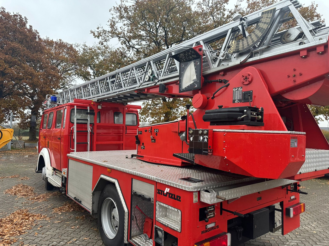 IVECO MAGIRUS 140-25A - Fire truck: picture 2 IVECO MAGIRUS 140-25A - Fire truck: picture 2