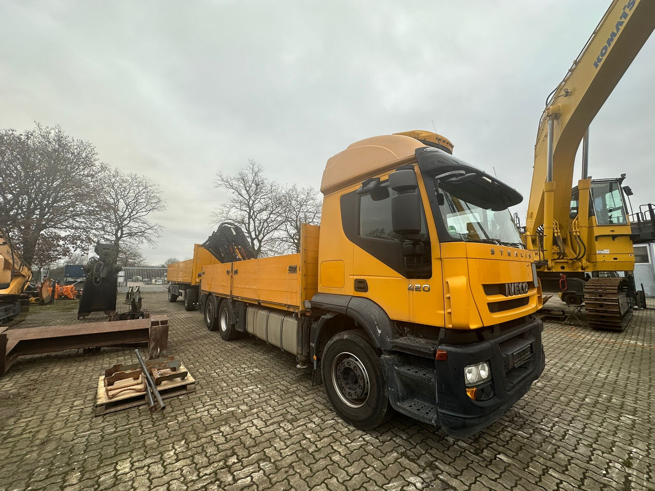 IVECO STRALIS 420 truck open box with TEREX loading crane 290.2E-A3 - Hook lift truck, Crane truck: picture 2 IVECO STRALIS 420 truck open box with TEREX loading crane 290.2E-A3 - Hook lift truck, Crane truck: picture 2