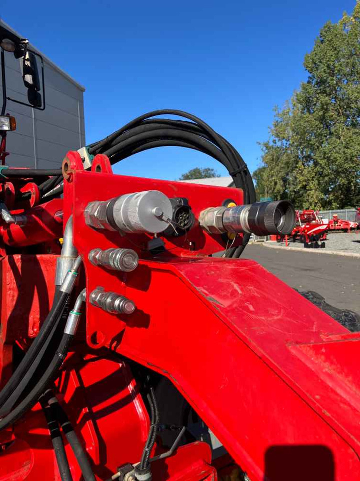 Grimme Varitron 220, 2 Row, Self-Propelled Potato Harvester - Harvester: picture 4 Grimme Varitron 220, 2 Row, Self-Propelled Potato Harvester - Harvester: picture 4