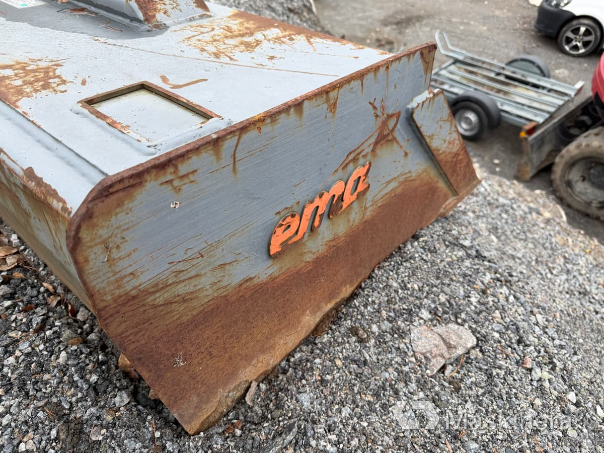 Avjämningsbalk med skopa ema S60 - Bucket: picture 5 Avjämningsbalk med skopa ema S60 - Bucket: picture 5