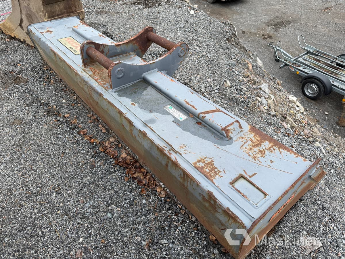 Avjämningsbalk med skopa ema S60 - Bucket: picture 4 Avjämningsbalk med skopa ema S60 - Bucket: picture 4