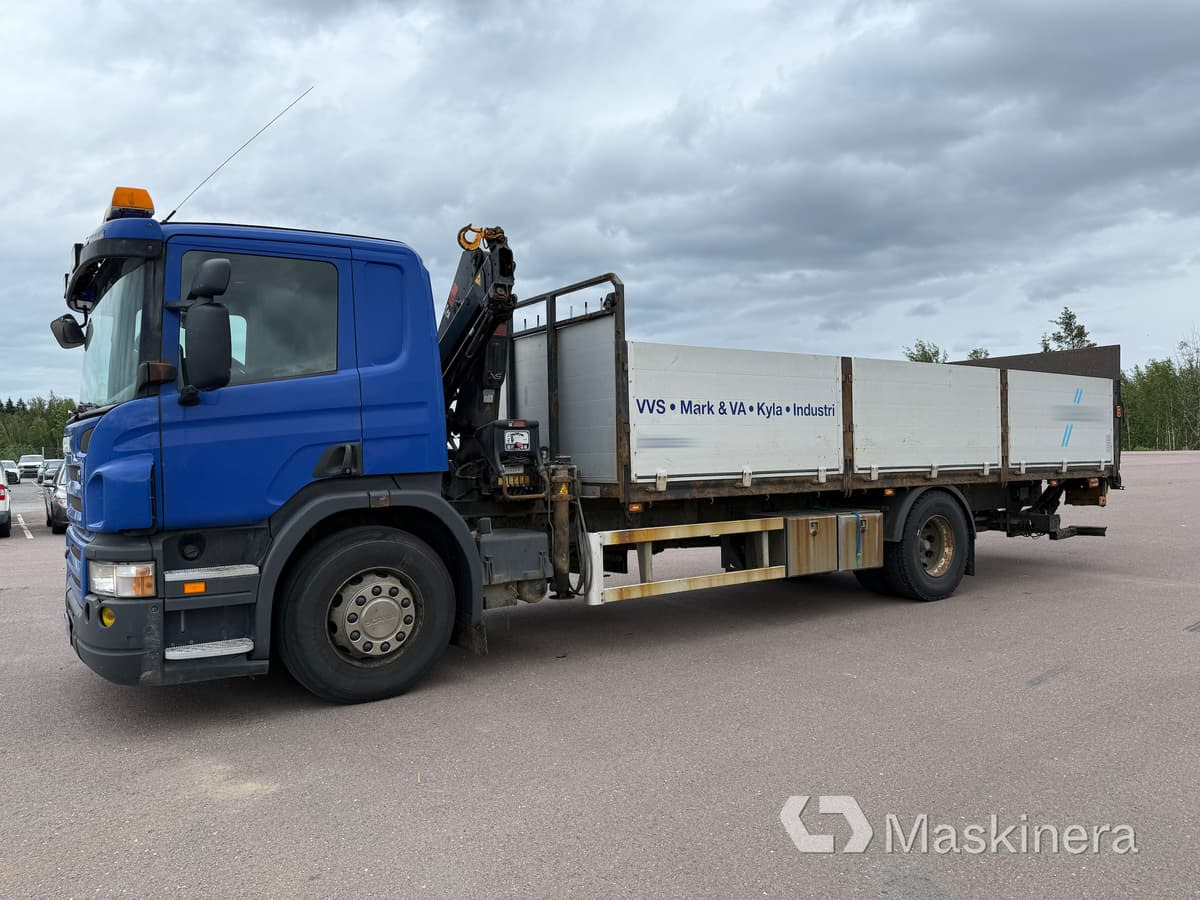 Brädgårdsbil med kran Scania P320 - Dropside/ Flatbed truck, Crane truck: picture 1 Brädgårdsbil med kran Scania P320 - Dropside/ Flatbed truck, Crane truck: picture 1