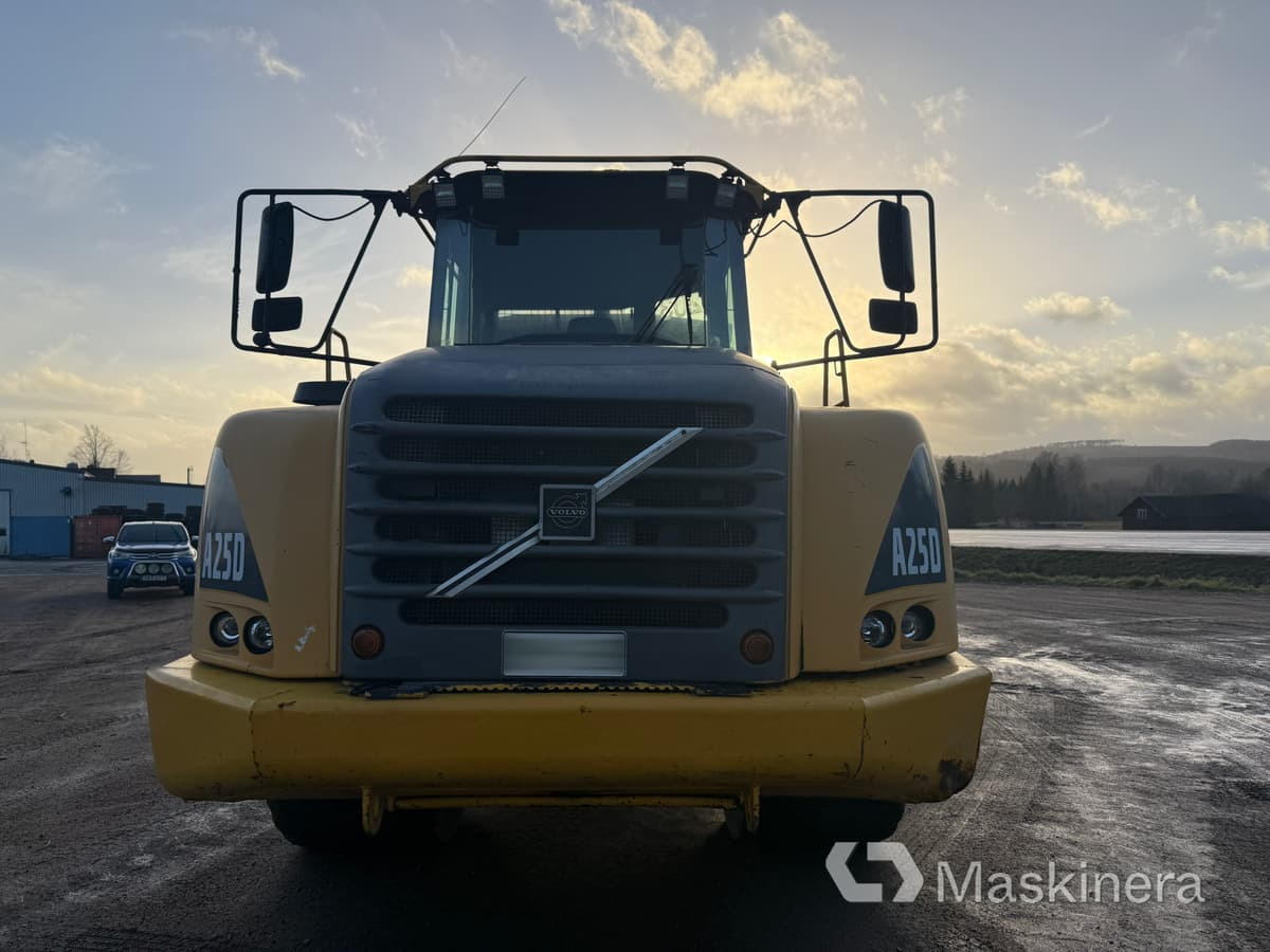 Dumper Volvo A25D 6X6 - Articulated dumper: picture 2 Dumper Volvo A25D 6X6 - Articulated dumper: picture 2