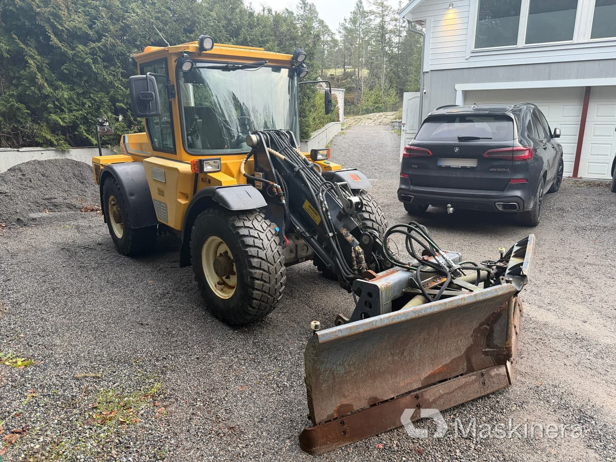 Hjullastare Lundberg 4200 Ls med vikplog - Wheel loader: picture 3 Hjullastare Lundberg 4200 Ls med vikplog - Wheel loader: picture 3