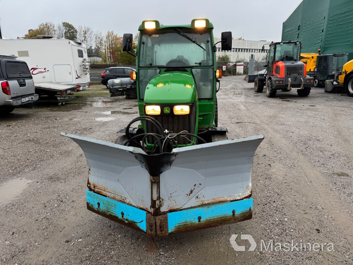 Kompakttraktor John Deere 3520 - Compact tractor: picture 2 Kompakttraktor John Deere 3520 - Compact tractor: picture 2