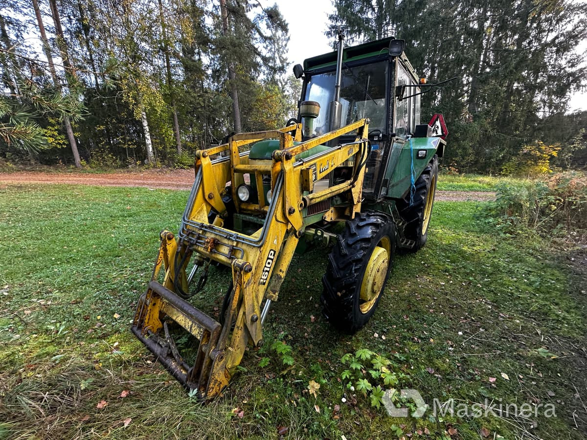 Traktor John Deere 2130 (Rep.objekt) - Farm tractor: picture 5 Traktor John Deere 2130 (Rep.objekt) - Farm tractor: picture 5