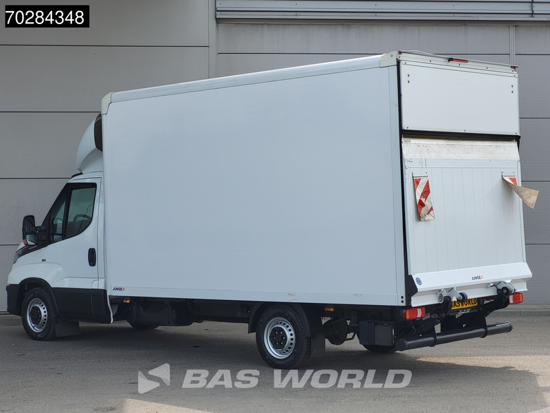 Iveco Daily 35S16 Automaat Laadklep Bakwagen 160PK Airco Camera Euro6 Meubelbak Koffer 21m3 Airco - Box van: picture 2 Iveco Daily 35S16 Automaat Laadklep Bakwagen 160PK Airco Camera Euro6 Meubelbak Koffer 21m3 Airco - Box van: picture 2