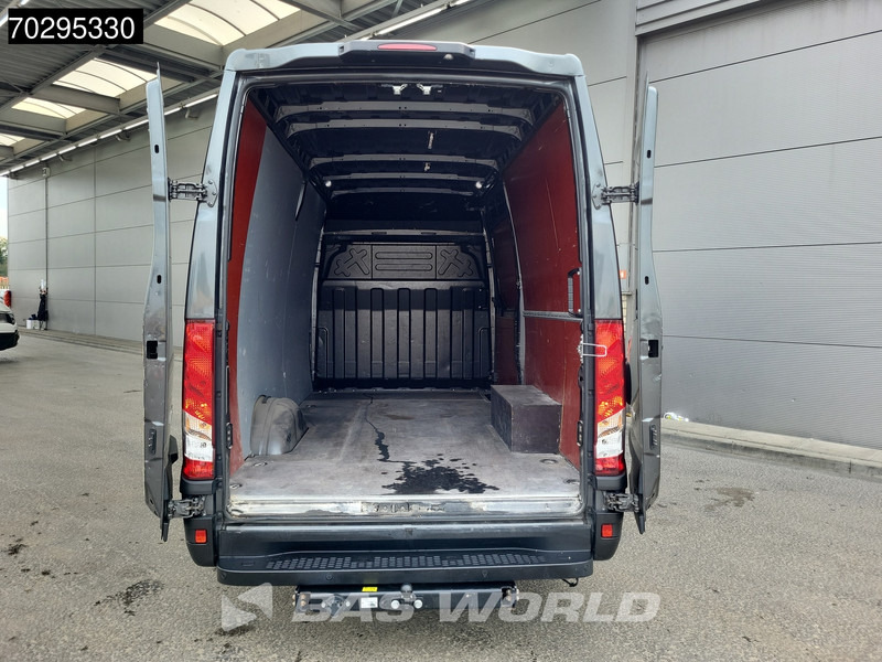 Iveco Daily 35S18 3.0L 180PK Automaat L2H2 LED ACC Navi 3.5t trekhaak Airco L2 12m3 Airco Trekhaak - Panel van: picture 3 Iveco Daily 35S18 3.0L 180PK Automaat L2H2 LED ACC Navi 3.5t trekhaak Airco L2 12m3 Airco Trekhaak - Panel van: picture 3
