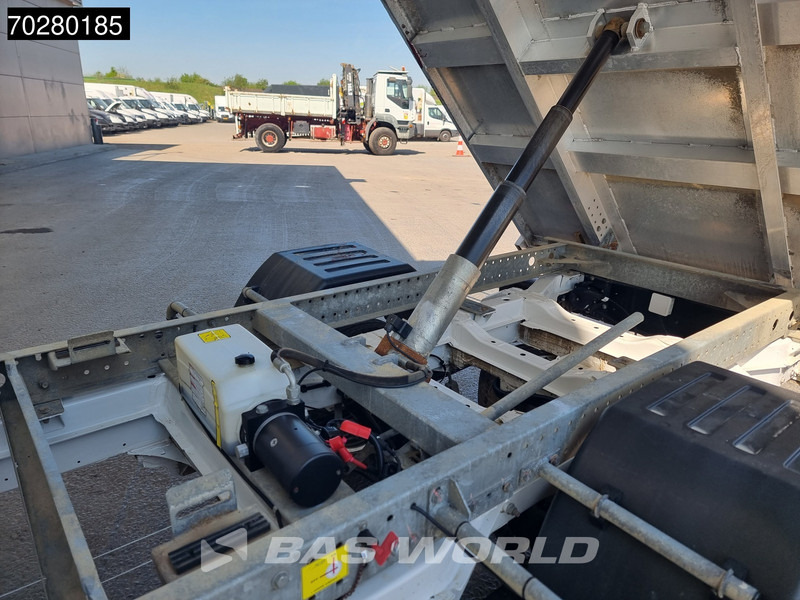 MAN TGE 5.120 Kipper met Kist Dubbel Cabine Dubbellucht 3,5t Trekhaak Navi Airco Cruise Camera Tipper Benne Kieper m3 Airco Dubbel cabine Trek - Tipper van: picture 5 MAN TGE 5.120 Kipper met Kist Dubbel Cabine Dubbellucht 3,5t Trekhaak Navi Airco Cruise Camera Tipper Benne Kieper m3 Airco Dubbel cabine Trek - Tipper van: picture 5