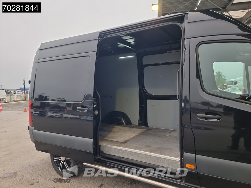 Mercedes-Benz Sprinter 314 CDI Automaat Dubbele Schuifdeur L2H2 Trekhaak ACC LED Navi Airco Camera 10inch MBUX L2 10m3 Airco Trekhaak - Panel van: picture 3 Mercedes-Benz Sprinter 314 CDI Automaat Dubbele Schuifdeur L2H2 Trekhaak ACC LED Navi Airco Camera 10inch MBUX L2 10m3 Airco Trekhaak - Panel van: picture 3