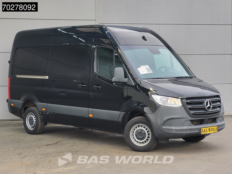 Mercedes-Benz Sprinter 317 CDI Automaat L2H2 3500KG Trekhaak 170PK Airco Camera MBUX CarPlay Euro6 L2 10m3 Airco Trekhaak - Panel van: picture 5 Mercedes-Benz Sprinter 317 CDI Automaat L2H2 3500KG Trekhaak 170PK Airco Camera MBUX CarPlay Euro6 L2 10m3 Airco Trekhaak - Panel van: picture 5