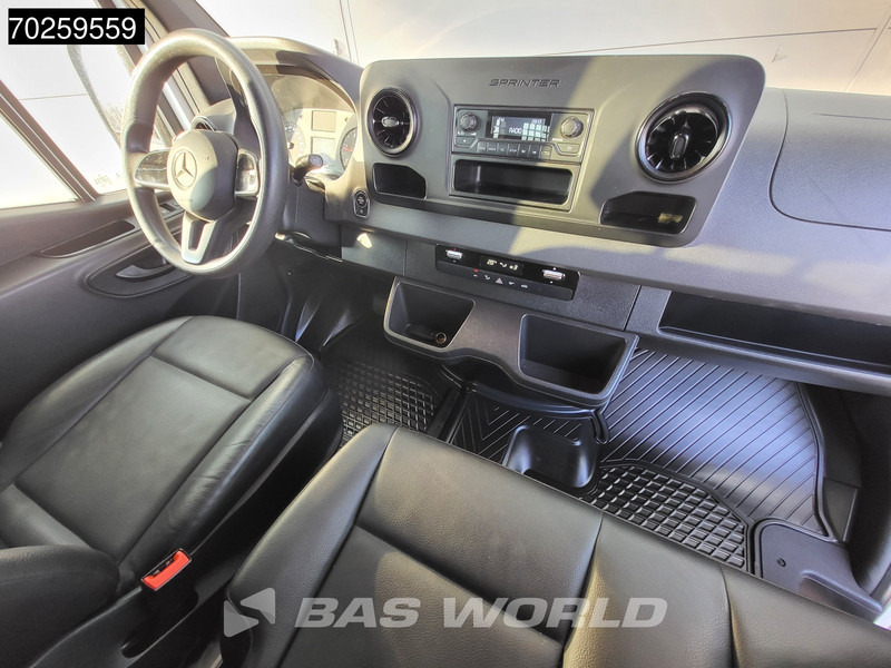 Mercedes-Benz Sprinter 317 CDI Dubbel Cabine Automaat Open Laadbak 3500KG Trekhaak 2m3 Airco Dubbel cabine Trekhaak - Flatbed van: picture 5 Mercedes-Benz Sprinter 317 CDI Dubbel Cabine Automaat Open Laadbak 3500KG Trekhaak 2m3 Airco Dubbel cabine Trekhaak - Flatbed van: picture 5