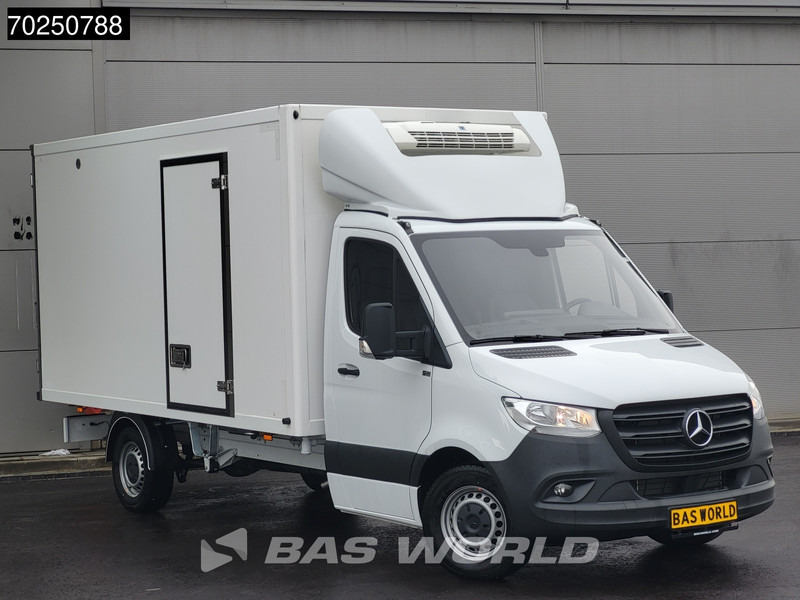 Mercedes-Benz Sprinter 317 CDI Koelwagen Thermo King V-300max 230V stekker Bakwagen Koel Kühlwagen 16m3 Airco Cruise control - Refrigerated van: picture 2 Mercedes-Benz Sprinter 317 CDI Koelwagen Thermo King V-300max 230V stekker Bakwagen Koel Kühlwagen 16m3 Airco Cruise control - Refrigerated van: picture 2