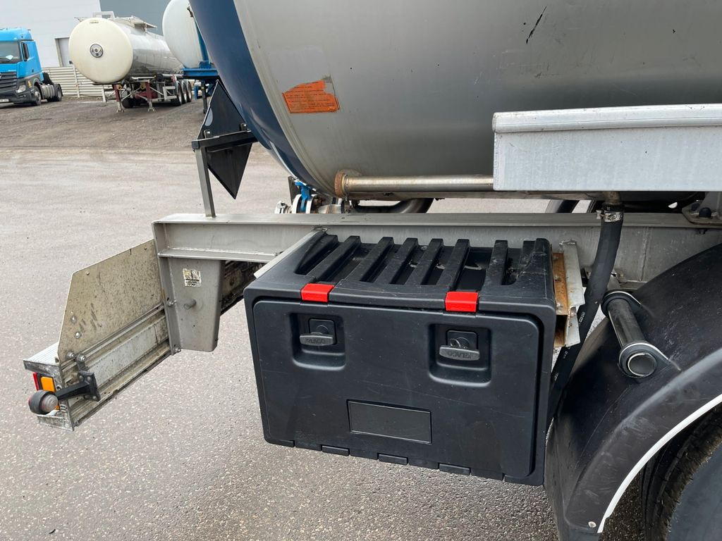 Magyar ADR 7 units - Tank semi-trailer: picture 5 Magyar ADR 7 units - Tank semi-trailer: picture 5