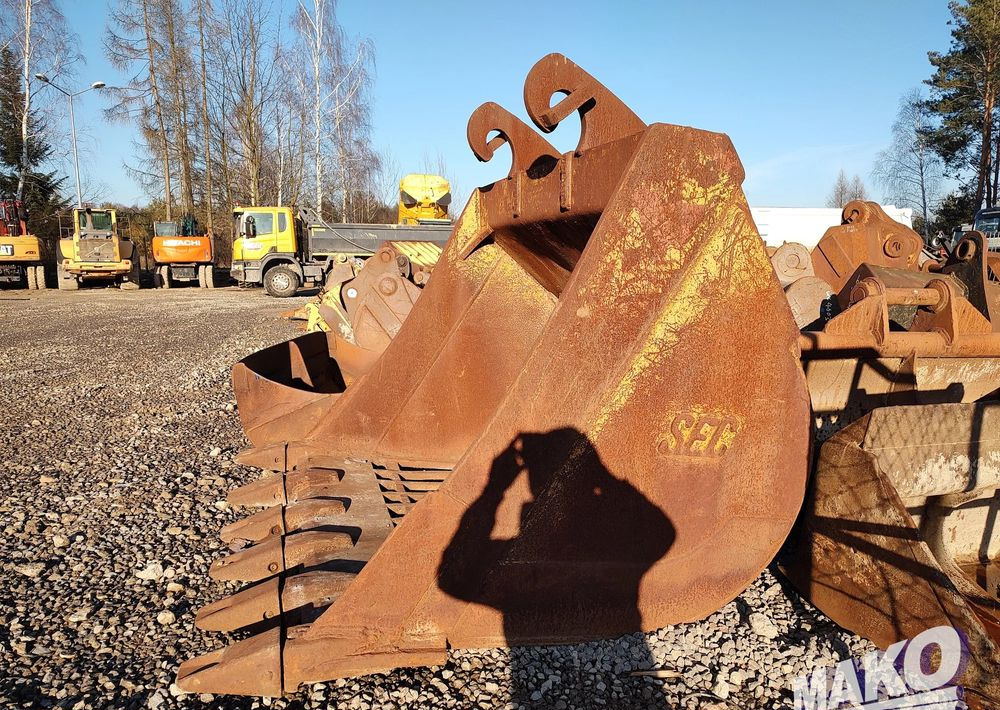 Łyżka SEC 185cm przesiewna do koparki Verachtert CW45 - Attachment for Construction machinery: picture 4 Łyżka SEC 185cm przesiewna do koparki Verachtert CW45 - Attachment for Construction machinery: picture 4