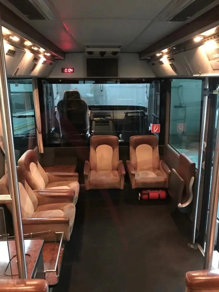 CONTRAC COBUS 2400 - Airport bus: picture 4 CONTRAC COBUS 2400 - Airport bus: picture 4