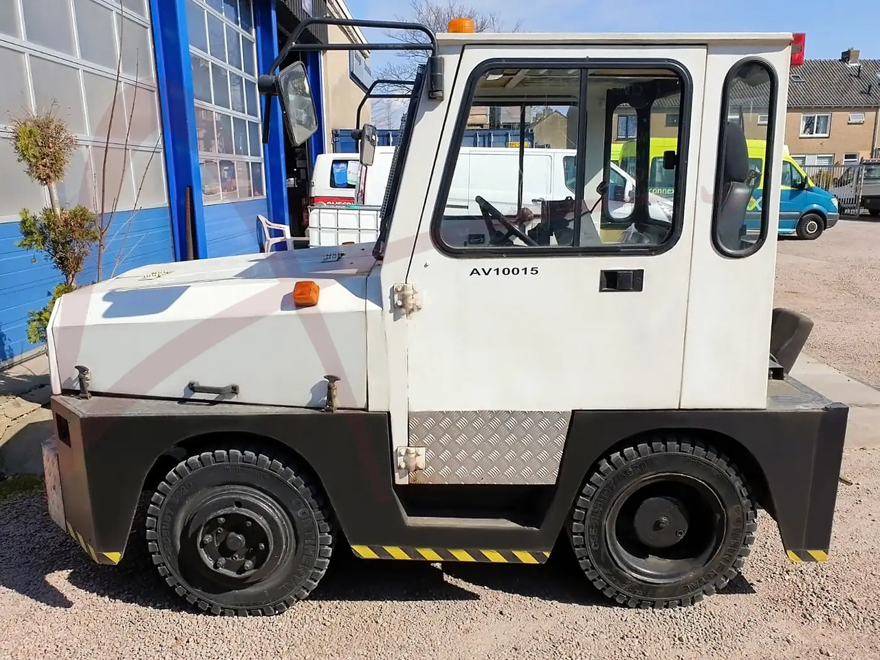 MULAG COMET 4 - Baggage tractor: picture 2 MULAG COMET 4 - Baggage tractor: picture 2