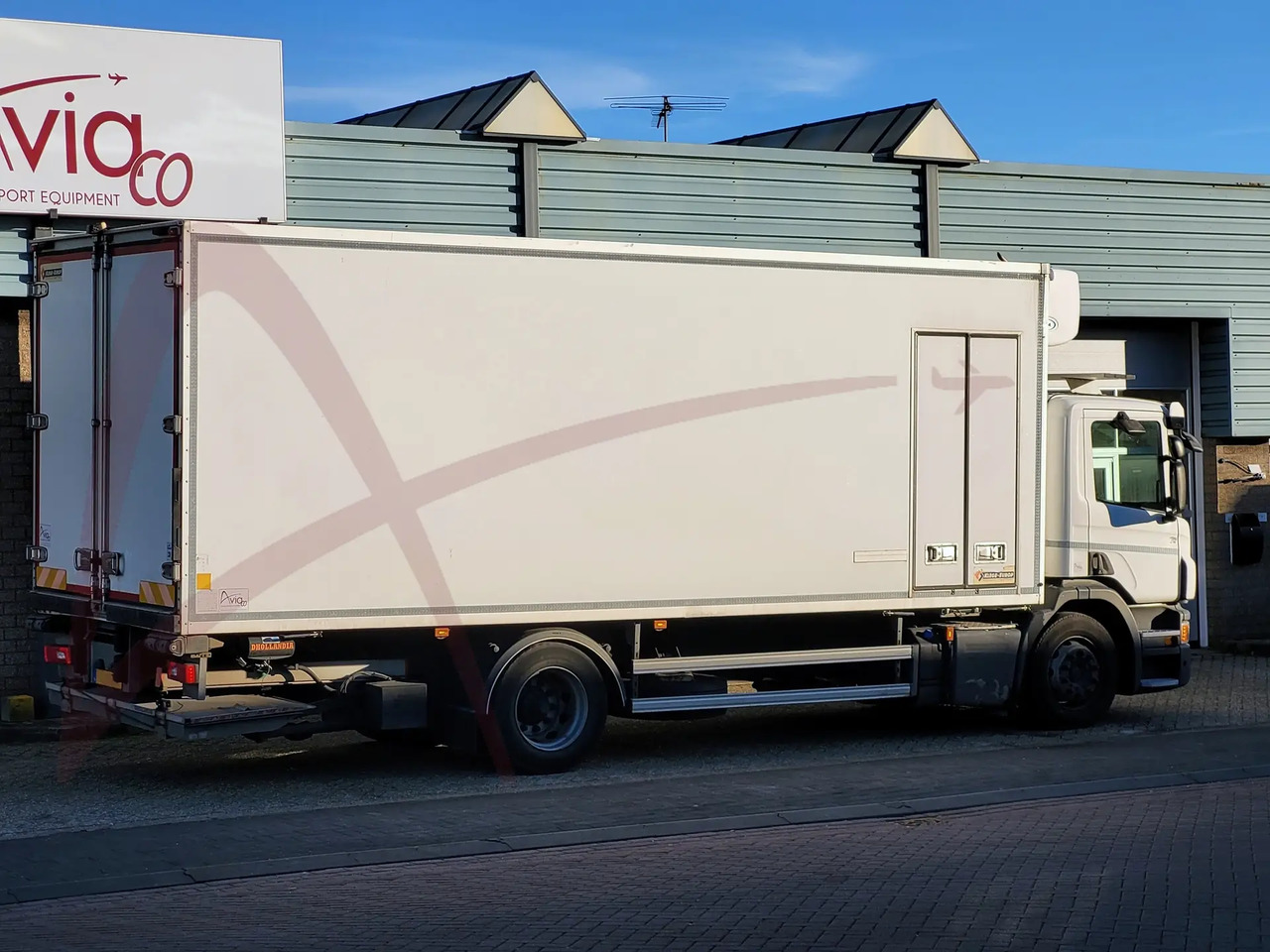 SCANIA P250 - Box truck: picture 2 SCANIA P250 - Box truck: picture 2