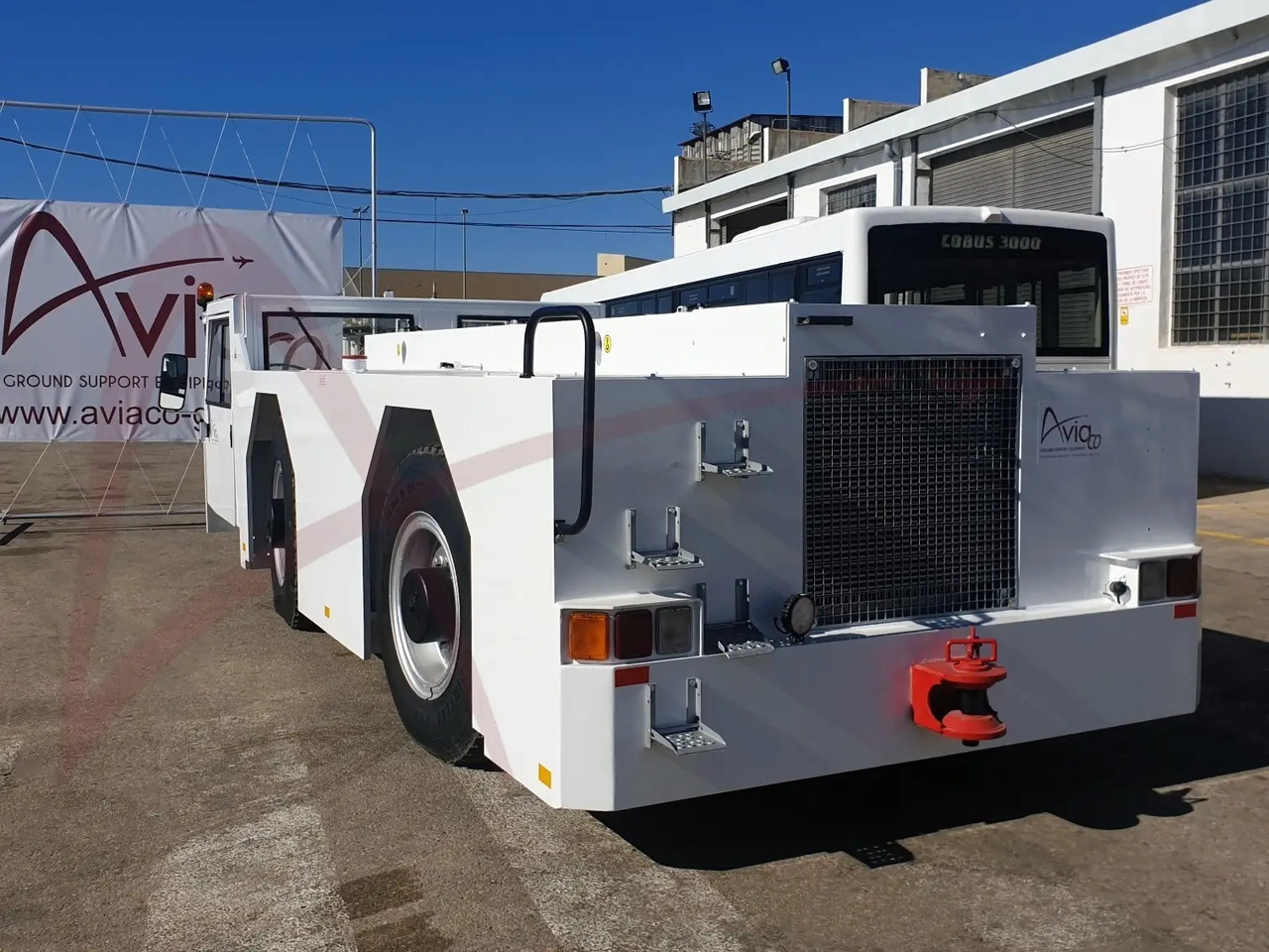 SCHOPF F180 - Pushback tractor: picture 5 SCHOPF F180 - Pushback tractor: picture 5