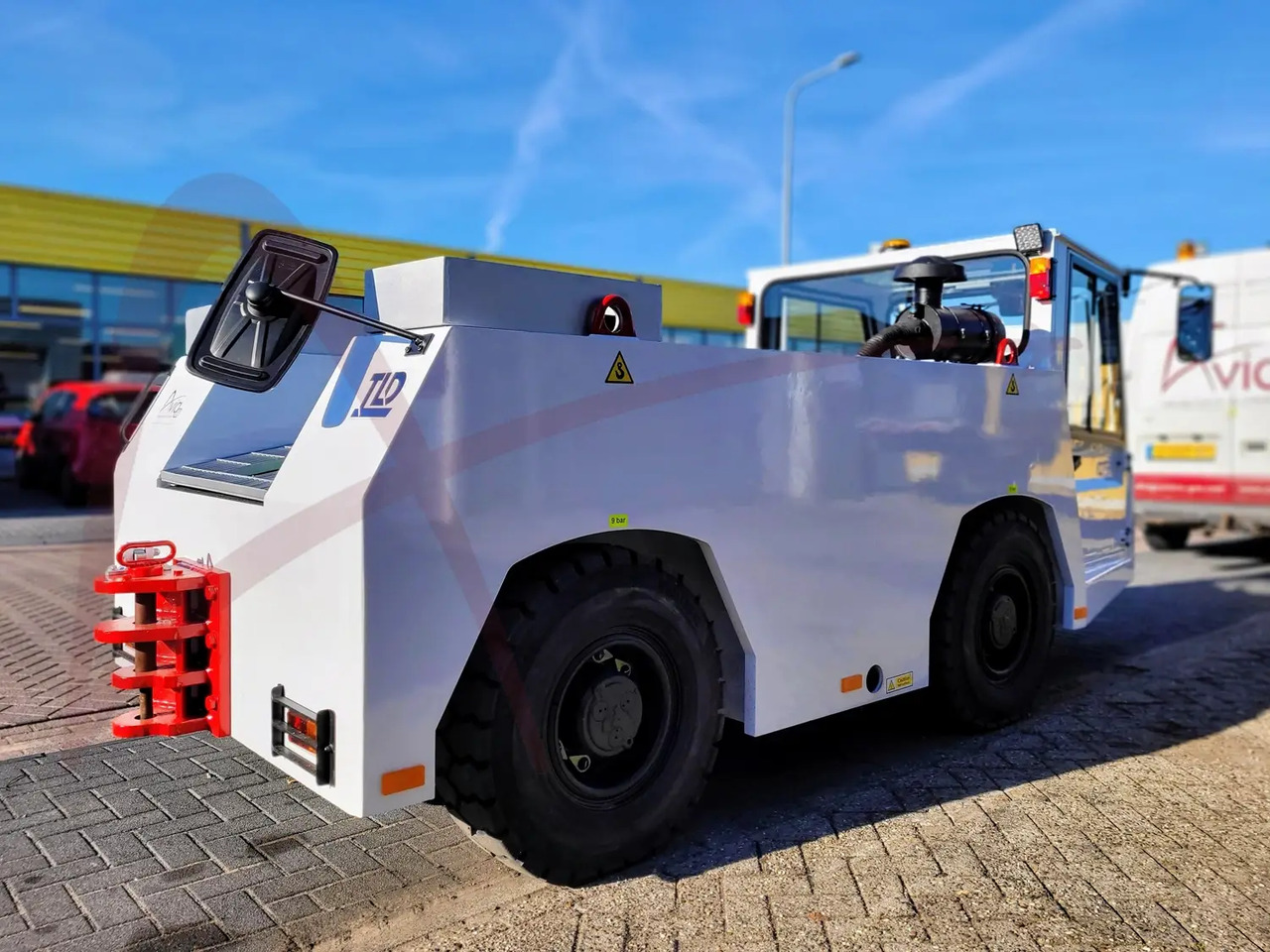 TLD TMX-100 - Pushback tractor: picture 2 TLD TMX-100 - Pushback tractor: picture 2
