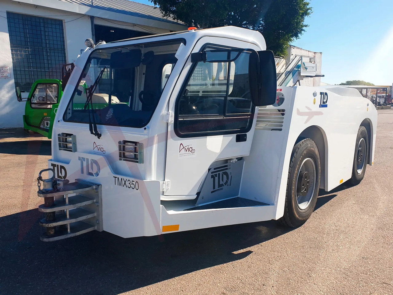 TLD TMX 350-28 - Pushback tractor: picture 1 TLD TMX 350-28 - Pushback tractor: picture 1