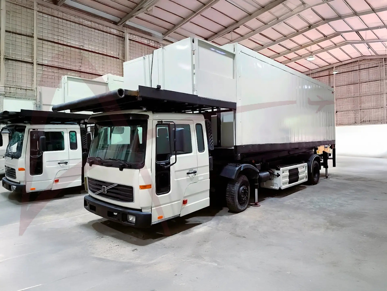 Airport catering truck VOLVO AEROLIFT-B-VO/FL616H: picture 1