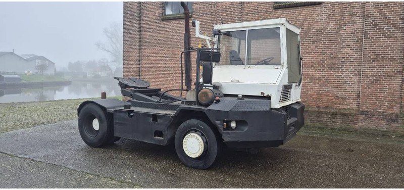 Terberg trt89 4x4 terminal trekker tractor port truck - Terminal tractor: picture 1 Terberg trt89 4x4 terminal trekker tractor port truck - Terminal tractor: picture 1