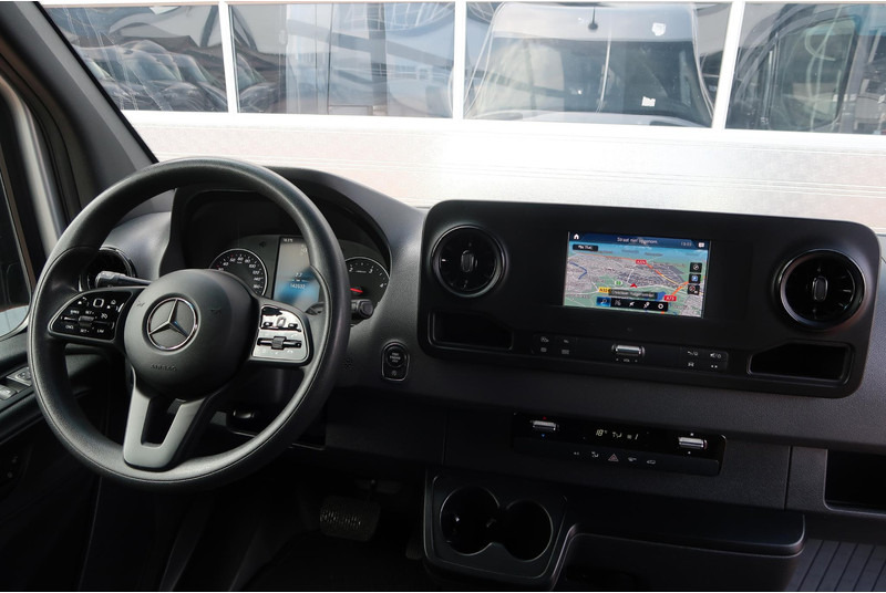 Mercedes-Benz Sprinter 317 CDI L2H2 AUT/ CAMERA/ LED/ CRUISE/ CLIMA/ MBUX - Panel van: picture 5 Mercedes-Benz Sprinter 317 CDI L2H2 AUT/ CAMERA/ LED/ CRUISE/ CLIMA/ MBUX - Panel van: picture 5