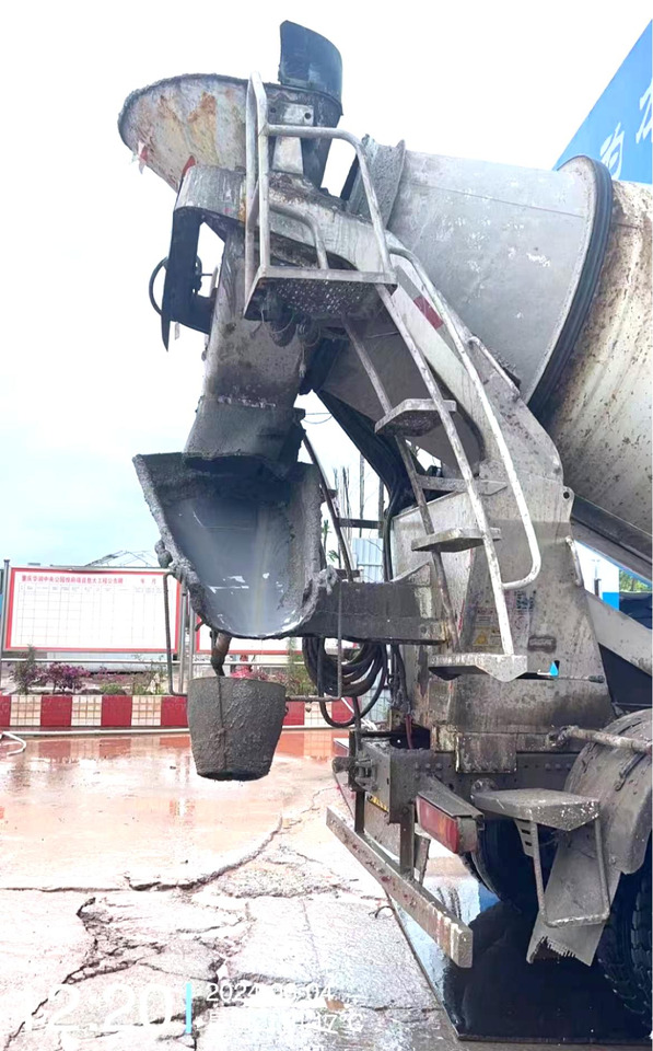 XCMG Official Concrete Machinery Mixer 12m³ G4804B Used Concrete Mixer Truck - Concrete mixer truck: picture 5 XCMG Official Concrete Machinery Mixer 12m³ G4804B Used Concrete Mixer Truck - Concrete mixer truck: picture 5
